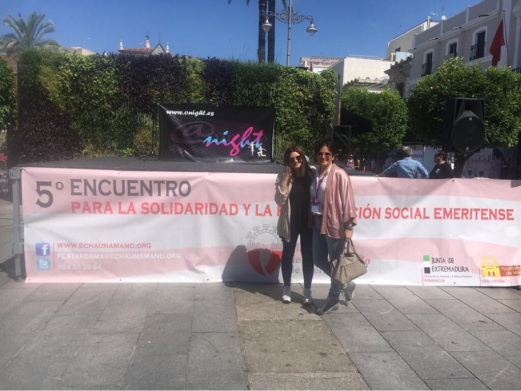 fecnsg's tweet photo. Nuestra ONGD Taller de Solidaridad celebró ayer el día del Comercio Justo en el V Encuentro de Solidaridad en la Plaza de España de Merida con 47 Asociaciones más #YoContigo #MeridaSolidaria #juntosmejor https://t.co/z1Z08TzlSq