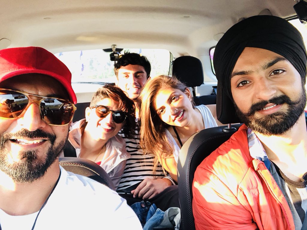 nikhilchinapa's tweet photo. Gang masti. Catch us all at 7:00pm on a new episode of @MTVRoadies #RoadiesXtreme 

@Mehakdeep_007 @shrutisinhahaha @rohandhingorani @Shubadass https://t.co/pI3GUmtdxa