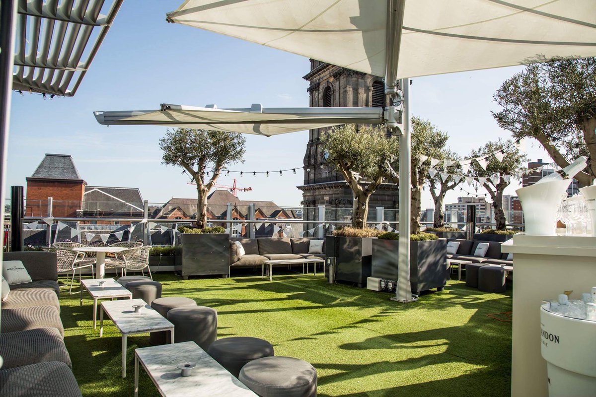 TheCocktailEx's tweet photo. Tomorrow we welcome The Summer Cocktail Experience, a week of celebrating the art of mixology in 21 of Leeds’ best bars! 🔥 The sun is shining all week, so be it after work drinks or bank holiday plans, don’t miss the chance to sip cocktails while soaking it up... 🌞🍹 #TSCE https://t.co/dA2SCfqhBW