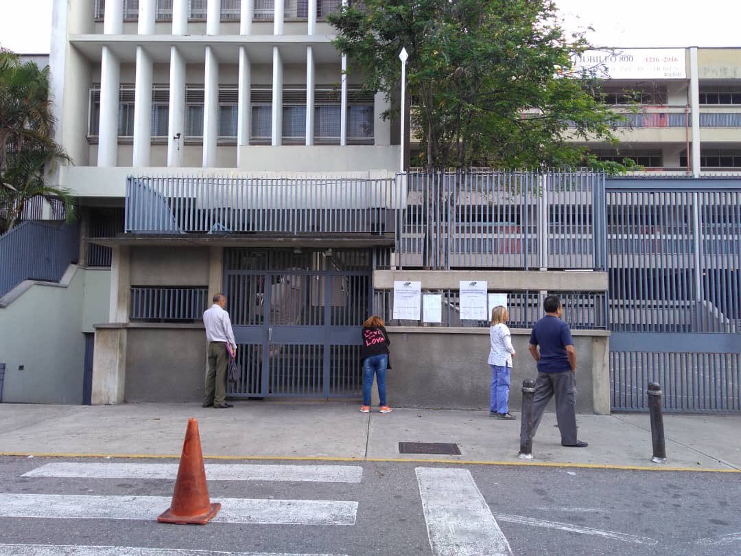 Ahora...así está el colegio santo tomás de aquino, caracas. Ahora...así está el colegio santo tomás de aquino, caracas.