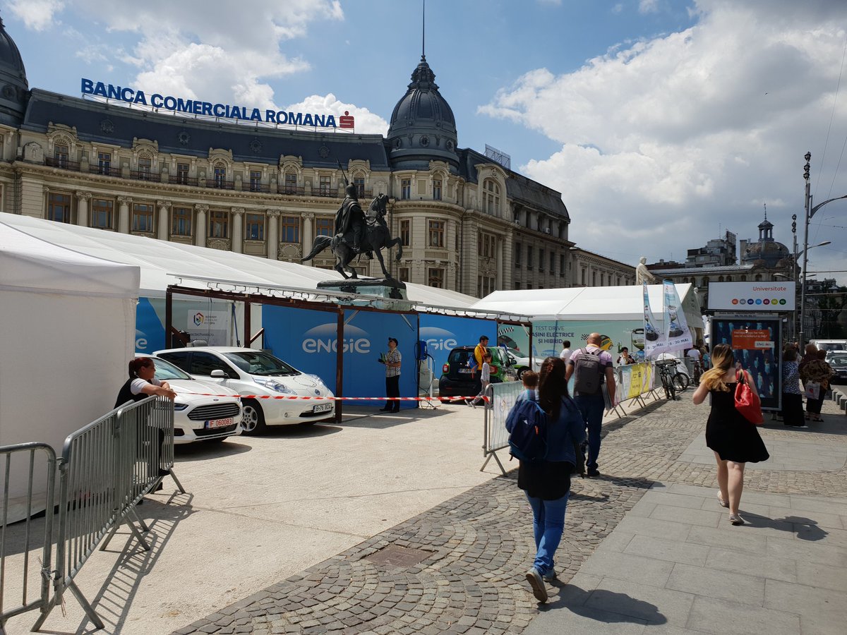 GeorgeSuciuG's tweet photo. Networking and disseminating innovations #IoT #VR #3D Bucharest Technology Week Expo @BTechWeek https://t.co/hIv6UEcWSl #BTechWeek #SmartCity #SmartCities https://t.co/gOmIIGroQ4