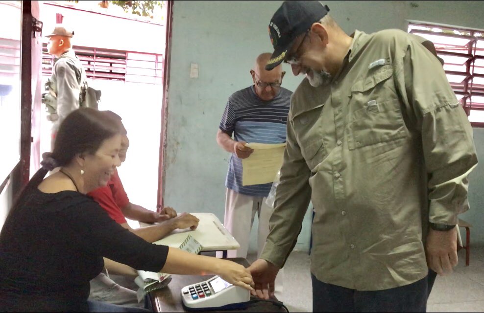 AmeliachPSUV's tweet photo. Ya cumplí con mi deber patriótico de votar. Si amas tu patria, defiende la paz con tu voto. La Patria no se vende, se defiende! https://t.co/YPFzkZFB8t