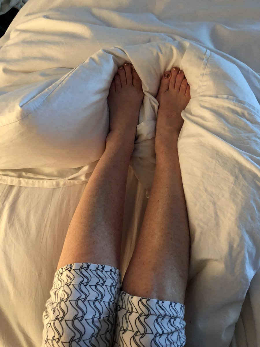 KimClubRUB's tweet photo. I would love a foot rub right now. Too much walking and wedding dancing. #footpampering #feetrub #footmassage #footslaveneeded https://t.co/zLJPWUxPGn