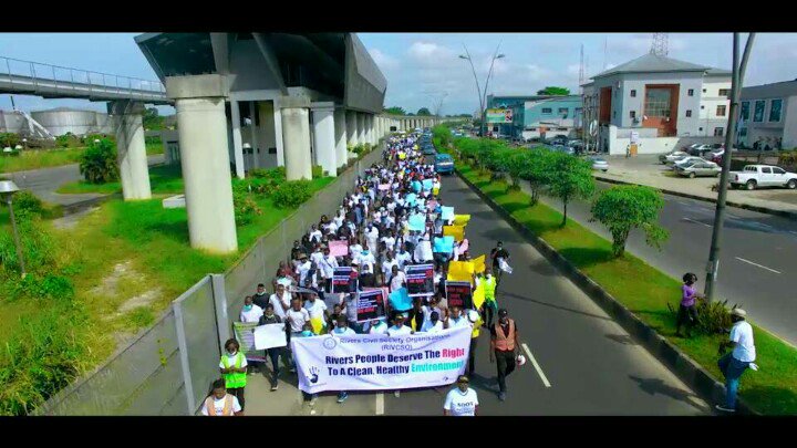 StopTheSoot's tweet photo. The time for all to join hands to #StopTheSoot is NOW. #RiversOfPossibilities let us take our city back &make it green again. Join us to #StopAirPollution & #KeepTheEnvironmentSafe @PHTafia @SDNNigerDelta @NigeriaInfoPH @imaginasion1 @phsabithetin @PHMicroscope @Gov_Wike @MBuhari https://t.co/czWq6aId9U