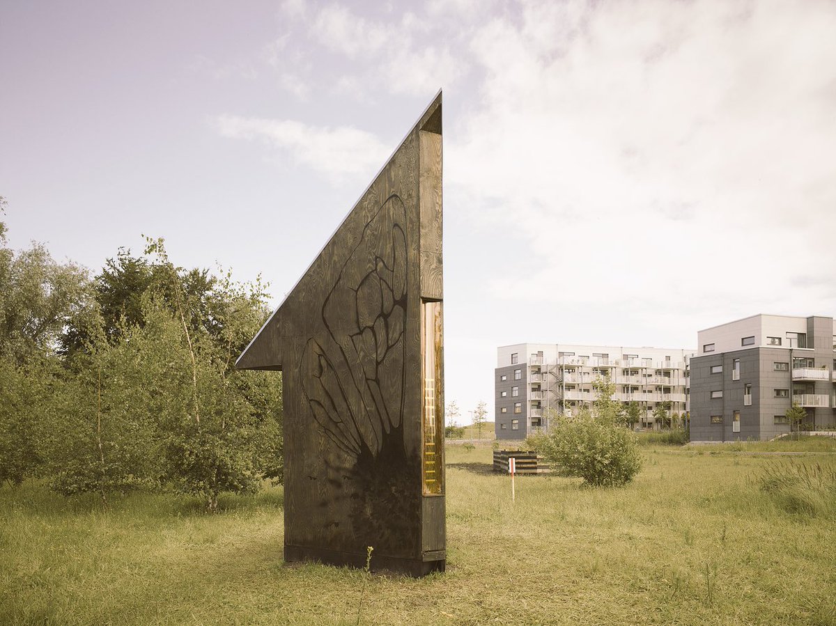 ProTecDi's tweet photo. Monumento a la abeja. “Agrikultura”, trienal de obras públicas e intervenciones urbanas. 

#SalvemosLasAbejas.
Carpenter | Lowings
Malmö / Suecia.
2017.
#DíaMundialDeLasAbejas. https://t.co/2xJqMTP75v