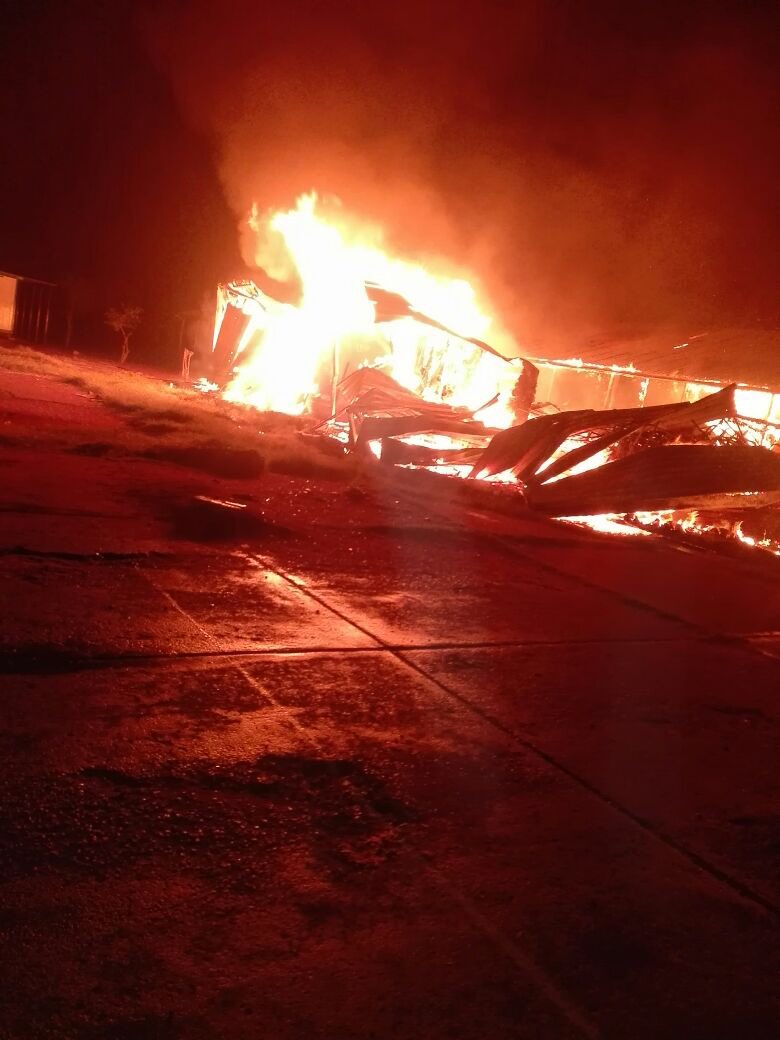ReggieReporter's tweet photo. #SCHOOLBURN: The Northern Cape police are investigating a case of arson, following a fire which destroyed Sonskyn Intermediary school in Marydale, last night. #sabcnews https://t.co/K8TAkiFijL