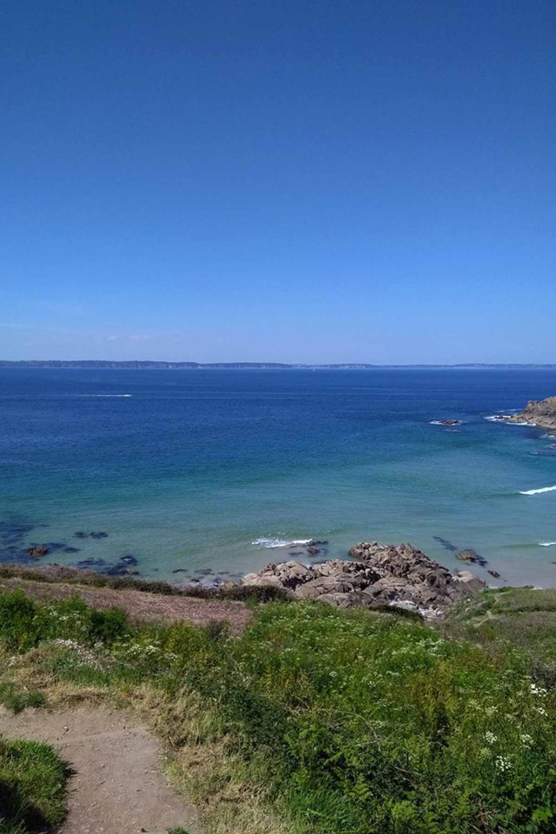 BnbTyvarRoz's tweet photo. Elle vous plait cette #PointeDuMillier alors second arrêt côté mer, la #BaieDeDouarnenez et la presqu’île de #Crozon en #ToileDeFond ©S Nicolas https://t.co/xEKhYTqIJh
