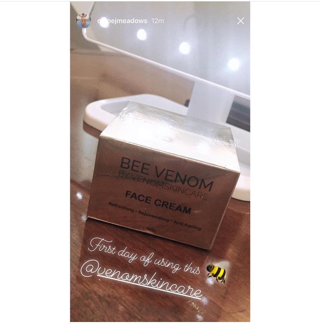 TOWIES <a href="/Chloemeadows/">Chloe Meadows</a> with her Venom Skincare delivery 💜🐝
-
Get yours at venomskincare.co.uk
-
#venomskincare #towie #skincare #beauty