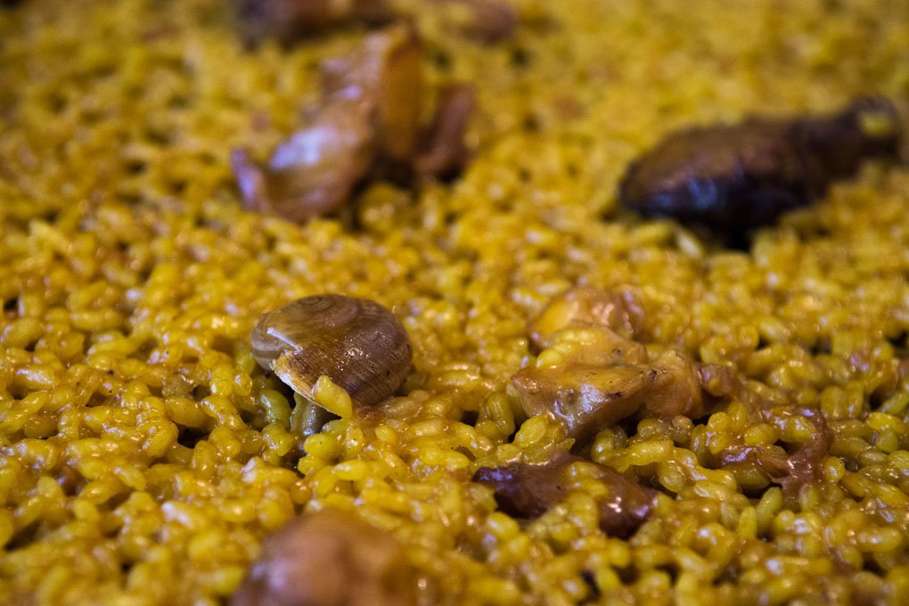 No es por desprestigiar a tu arroz dominguero, pero este de conejo y caracoles tiene club de fans. 🥘 Venga, ¡vente a probarlo! <a href="/RestaurantElias/">Restaurante Elías</a> 👉🏻 bit.ly/CasaElias