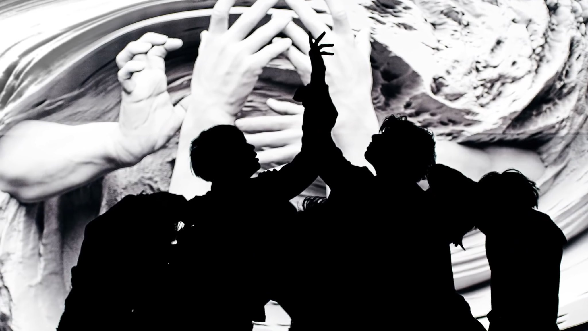 تويتر Minami على تويتر Fake Love 全部好きだけど 特に好きなところ 近い近いやはりシルエット良い なんか好き笑 手の絡み合い この表情好き まだまだいっぱいだけど とりあえず終わりにしよう Ivotebtsbbmas Bts Twt T Co Bklrmd0rqj