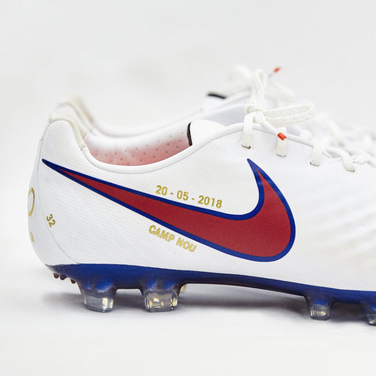 andres iniesta cleats