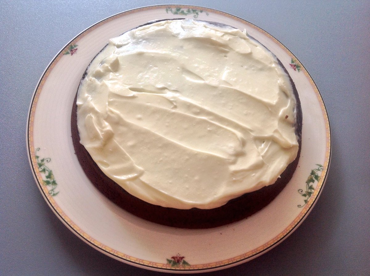 tellthee's tweet photo. Looks good...
#GuinnessCake #drunkbaker 😂😋 https://t.co/D3bQ7DI4MM