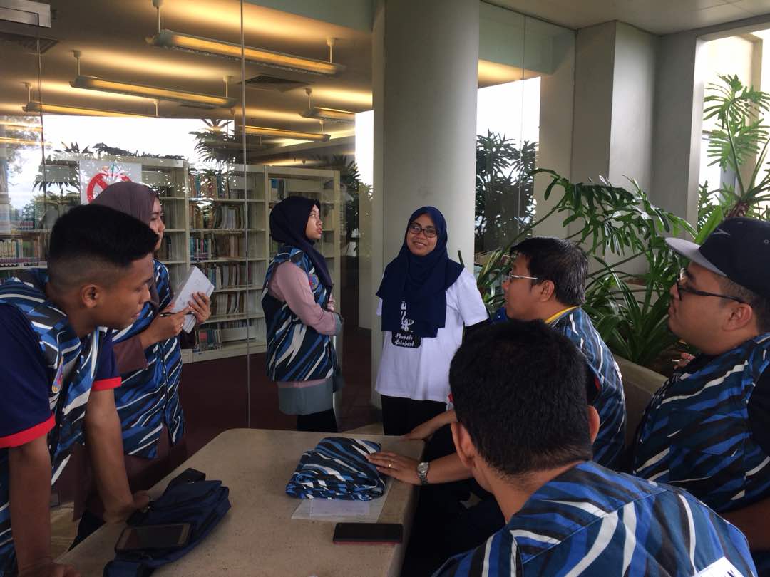 GohHweeHwa's tweet photo. 20 May 2018: Lawatan khas bersama #BSKN ke PPAS. Sempat btukar idea &amp; share pengalaman. Together we build better nation @zeekay15 @cecilia5426 https://t.co/OF1zIFgyI0