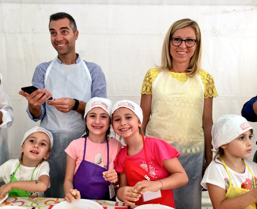 tfd_acqua's tweet image. #breadway le vie del pane a #Bari #maggioallinfanzia🌸👫 join the #foodparty2018🇬🇧piccoli chef con le mani in pasta😉