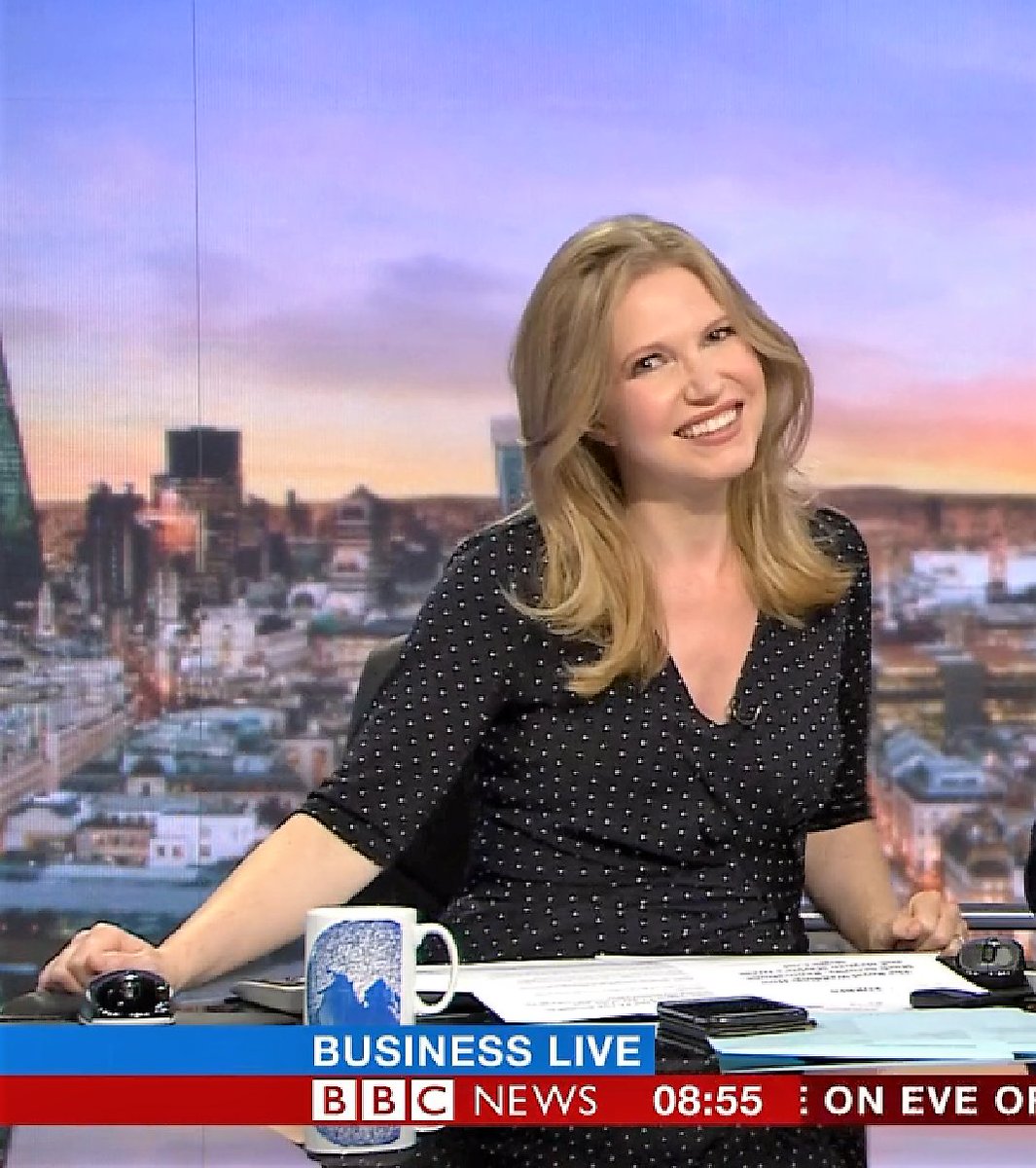 CharmGentFan's tweet photo. The wonderful #AliceBaxter presenting last Friday's BBC Business Live [18/05/2018] Alice always looks radiant with her gorgeous #smile. On a side note, Alice is showing a little Baby Bump!! I'm going to miss her occasional appearances, I hope things go well for her in any case. https://t.co/PFh6ZzpRsu