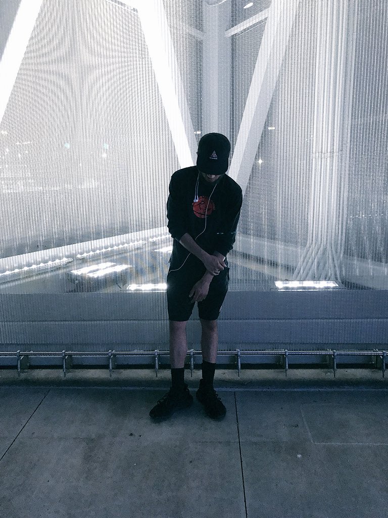 _TrillYN's tweet photo. This is america! ๐ #rareairproductions. https://t.co/EpvZKrd869