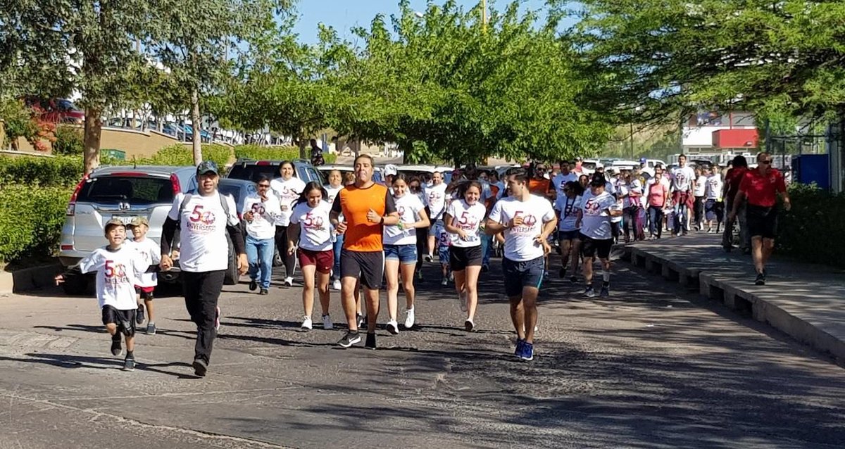 TemoGalindo's tweet photo. Empezamos este domingo en la carrera de colores festejando los "50 años de la Industria" en #Nogales, han sido años de experiencias, de crecimiento y de contribuir al desarrollo de esta gran ciudad. #GenteDeTrabajo https://t.co/YvlBNY33ij