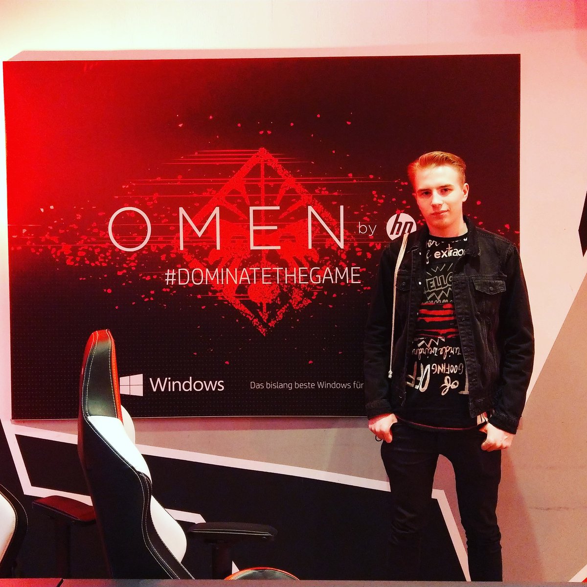 matsmtn's tweet photo. Danke an @OMENbyHP_de für den tollen Tag beim #DominateTheGame #DominatorsCup mit unter anderen @Br4mm3n @JayPietsmiet @kessemak2 und @NiksDaBoy https://t.co/CKO2Yr2FiT