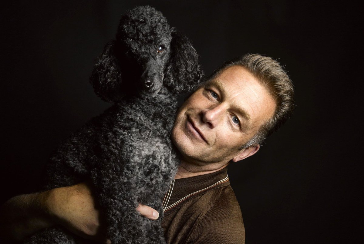 ChrisGPackham's tweet image. A pet is not property - they are friends , companions , assistants and loves . Their theft needs an urgent legal re-think . We are currently 24K sig’s short . . . it’s a Sunday evening , the weddings over and Chelsea won so please . . . petition.parliament.uk/petitions/2121…