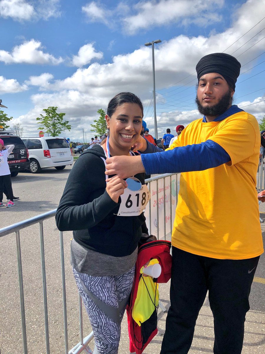 rubysahotalib's tweet photo. Starting the morning off right. Stretches with Minister @NavdeepSBains, participating in a 5KM run (walk) for @ggscf #inspirationalsteps, and eating lots of watermelon 🍉 https://t.co/WkebZCQfbU