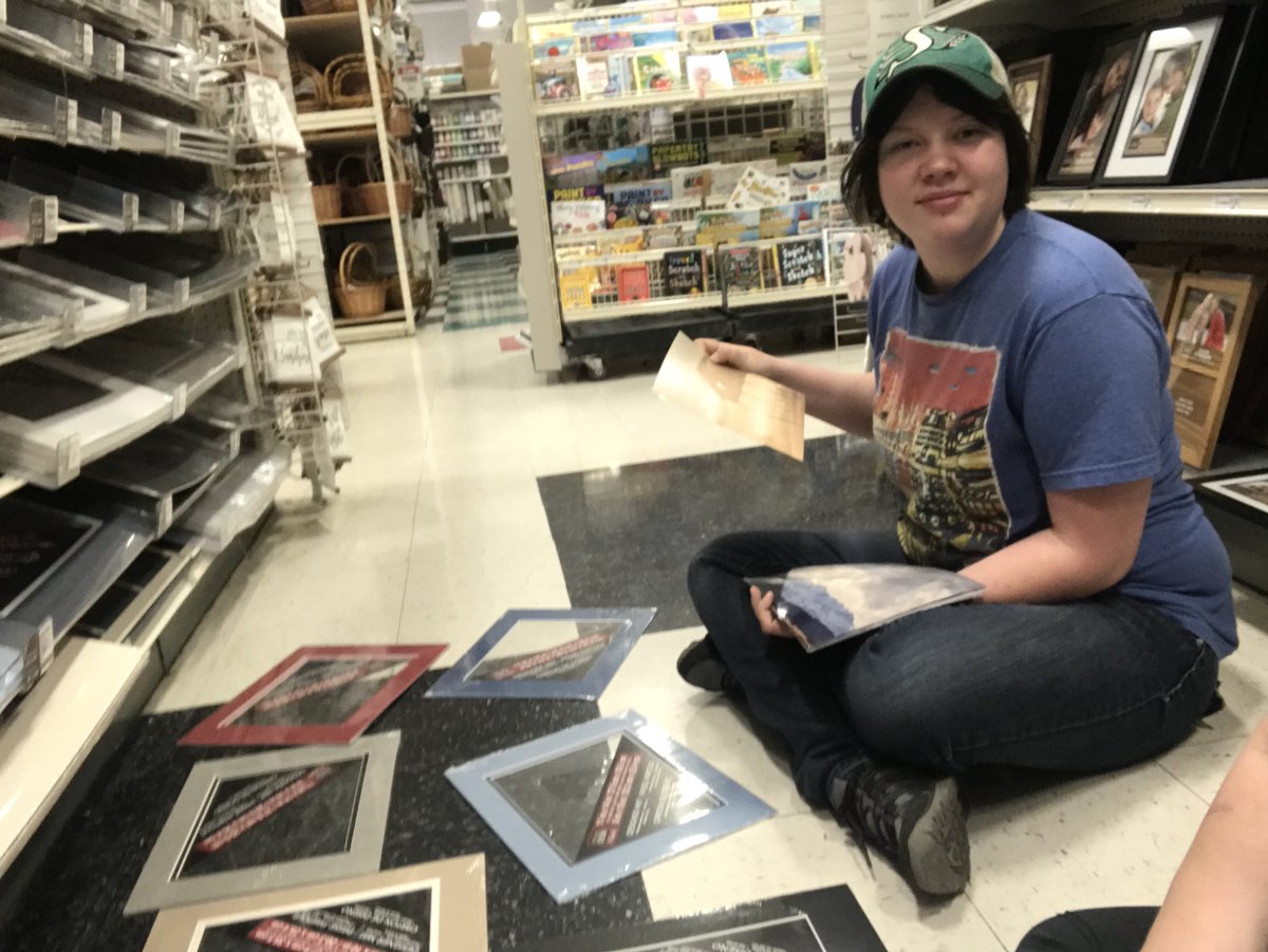 4HSouthpaws's tweet photo. Photography members are getting ready for #4hop @MichaelsStores we took over space... #forstphotographyproblems @jams267_13 https://t.co/0H4y7b8Pws