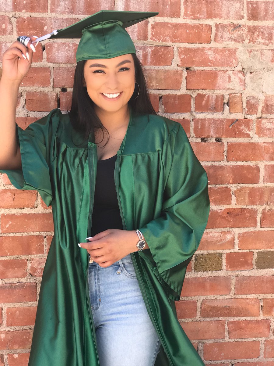 gigimarie00's tweet photo. Gonna keep repping green ππ #ENMUbound https://t.co/SzOES246xw