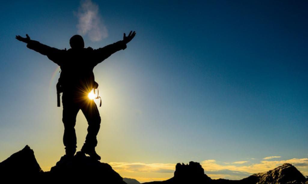 xtendly's tweet photo. From Such Great Heights: 5 Tips for Reaching Your #PeakPotential https://t.co/BoL0bdtgiv featuring Hubert Dwight on @Social_Hire https://t.co/jgAHiMixqF