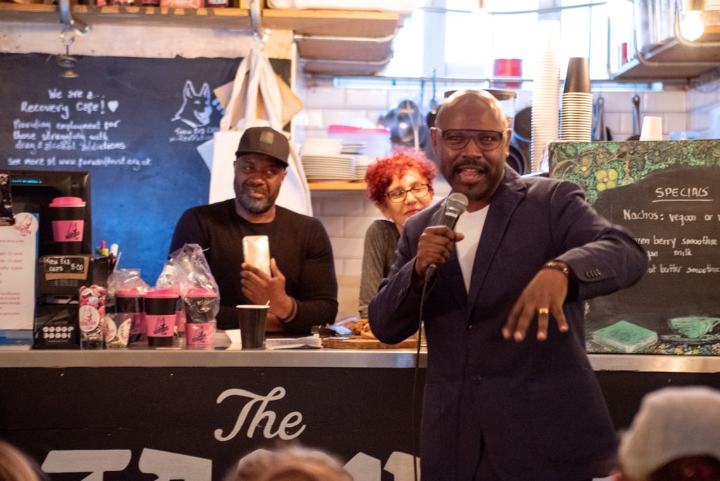 salyward's tweet photo. @mrgeepoet supporting those in recovery last night @treweracafe! What an awesome night! Thanks so much to all involved! 🙌🏻 #MrGee #TrewEraCafe #Poetry #SpokenWord  #RecoveryCafe #Hoxton #London 📸@cristinamassei https://t.co/uajJpjak6G