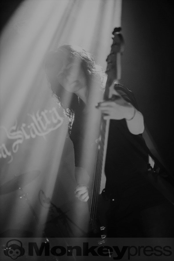 Saeda Moreau live on the Bass Guitar Strings <3