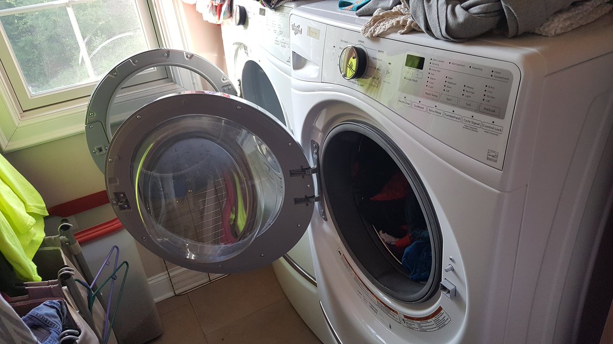 ProfHardwayWVU's tweet image. Engineering fail @WhirlpoolCorp @whirlpoolusa #engineeringfail #fail