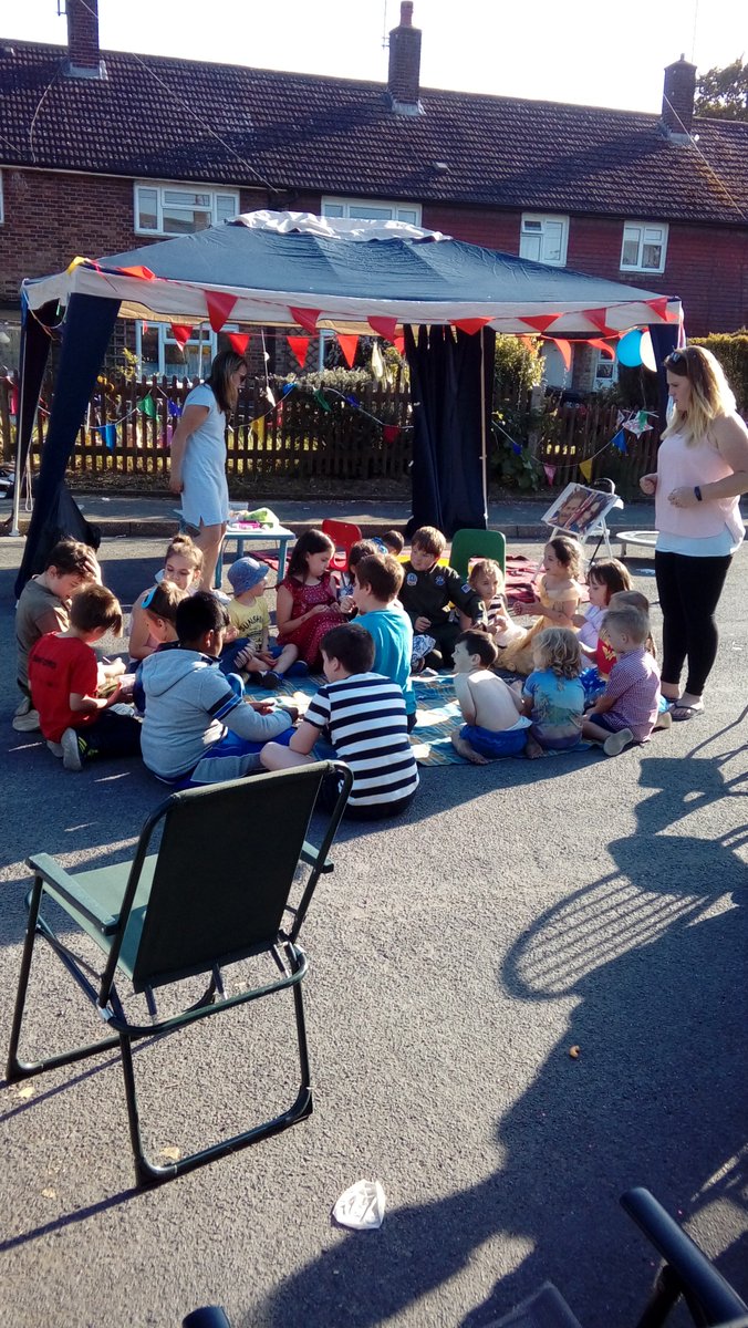 AngelaClark135's tweet photo. Shrubcote street party yesterday children play party games over 90 people atended .Great day https://t.co/oUHVG4XTcv