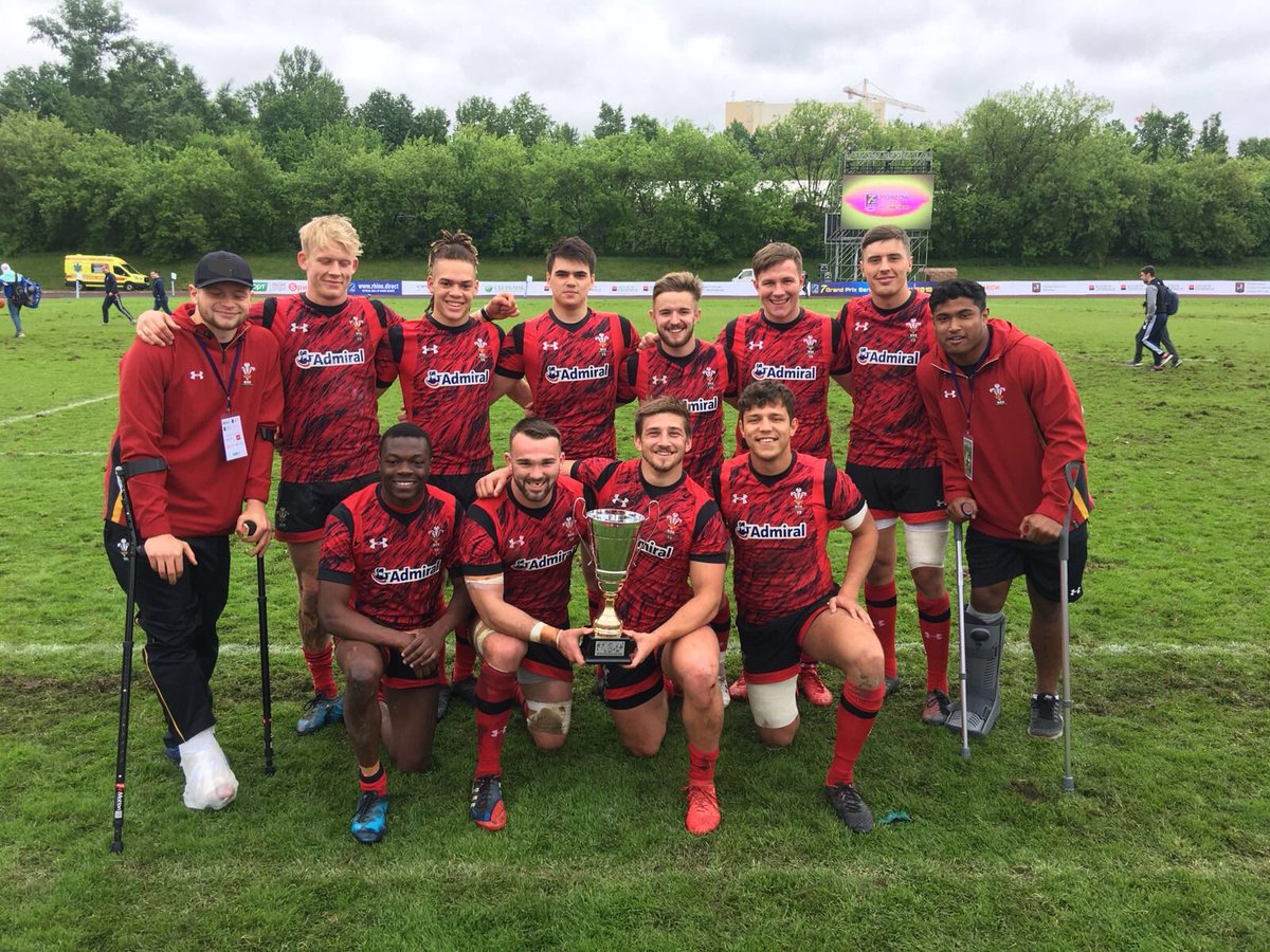 🏆 Wales get their hands on some silverware at #Moscow7s after beating Sweden 26-17 in the Challenge Trophy final. 

🏴󠁧󠁢󠁷󠁬󠁳󠁿 Diweddglo haeddiannol i’r dynion ifanc Cymru yn <a href="/rugby_europe/">Rugby Europe</a>.