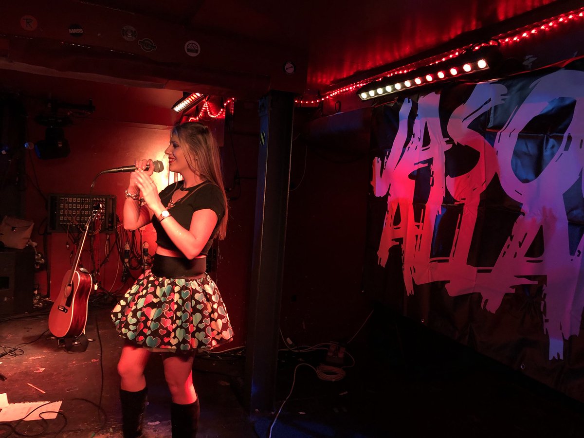 Magnitude_MGMT's tweet photo. Amazing set from @RobynlouRegan - we are so warmed up ready for @JasonAllanUK 👌 https://t.co/pcfZrgYRhC