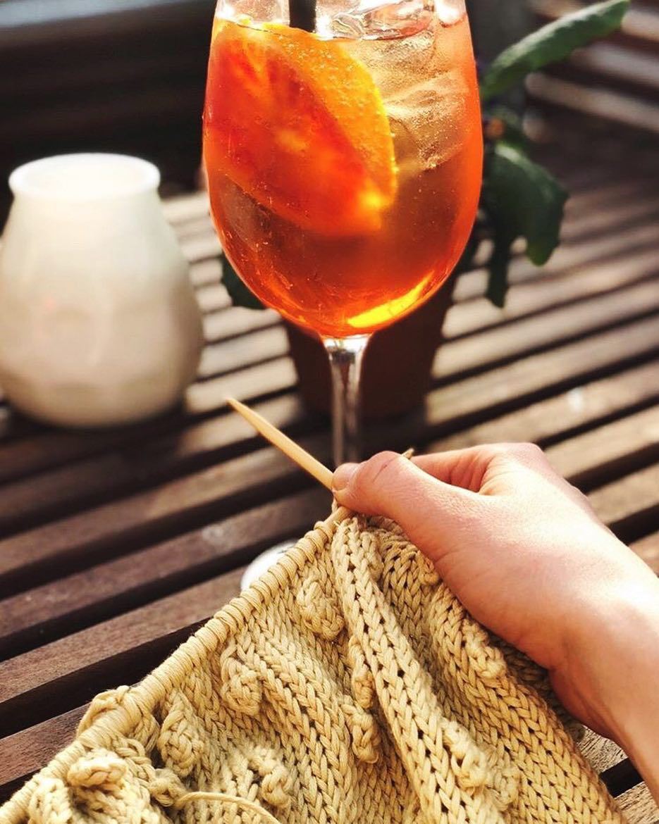 All Sundays should involve a little bit –or a lot– of this 😎🍹 #spritz 

📷: samedi__soir
knitting kit: weareknitters.me/Sabrina-sweater
