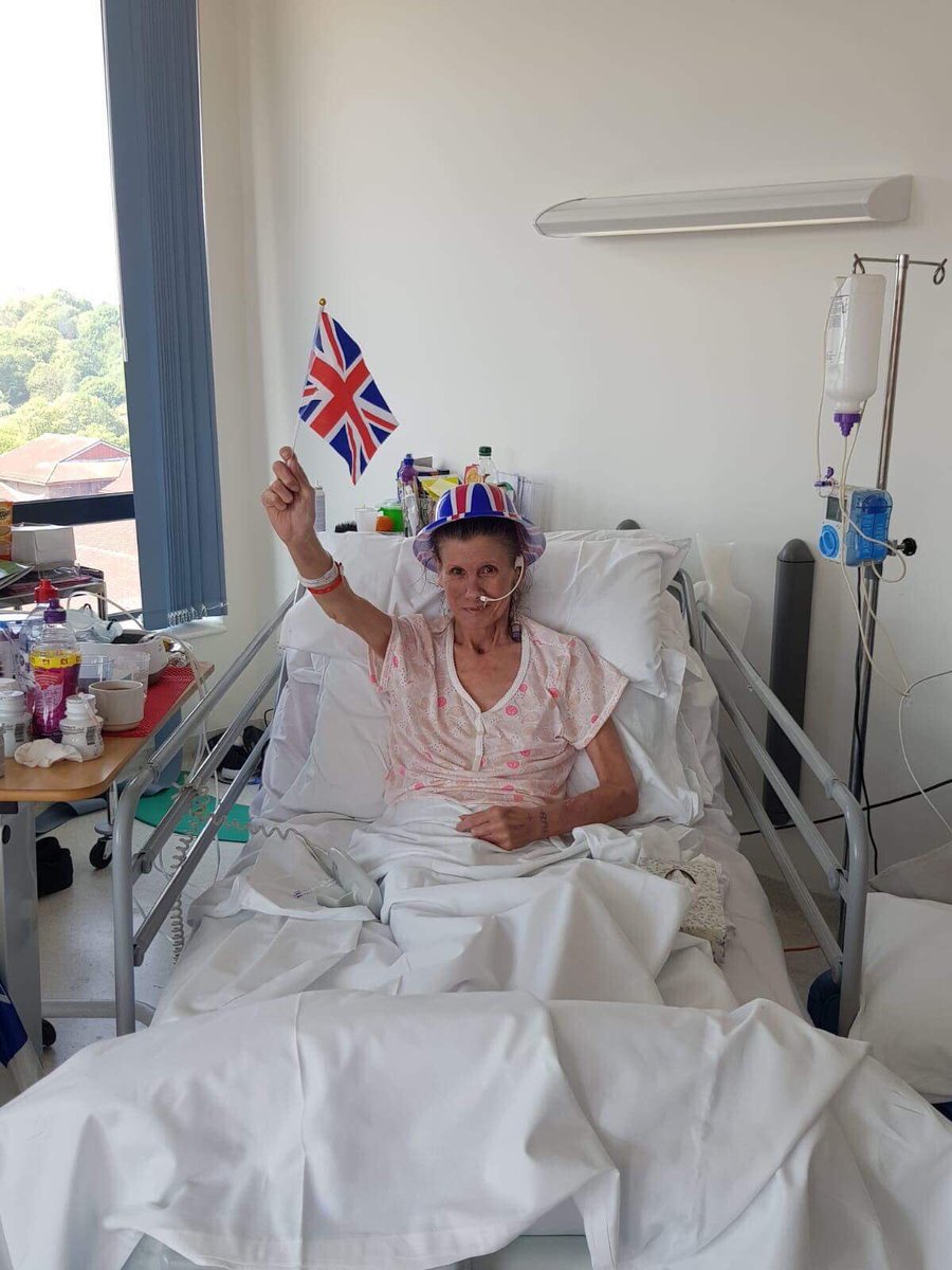 Ward233rsuh's tweet photo. Some more brilliant photos of our patients and staff celebrating the royal wedding 💜 #ward233 #royalstoke #RoyalWeddding #HarryandMeghan @tracymellor2 @MedDivision @BrianwDolan @k_mantron @LizRix_UHNM https://t.co/TSOws2s7QX