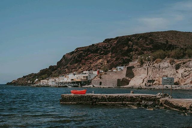 elinaka's tweet photo. Akrotiri beach and a red boat.
What is your favourite beach in the world?
#greece #Santorini #travellove ⠀
.⠀
.⠀
.⠀
.⠀
.⠀
.⠀
#loves_greece #greecegram #ilovegreece #lovegreece #greecelover #santorinigreece #ancientgreece #travelgreece #discovergr… https://t.co/S2ejrxh4zw https://t.co/WT1kN5qyIm