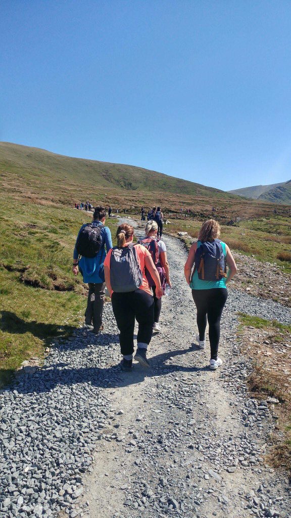 Ward233rsuh's tweet photo. Some more brilliant photos of our staff during their trek up Mount Snowdon 💜 #ward233 #royalstoke #snowdon #mountain #amazingexperience @tracymellor2 tracymellor2 @MedDivision @BrianwDolan @k_mantron @LizRix_UHNM https://t.co/fZw0YCVBX6