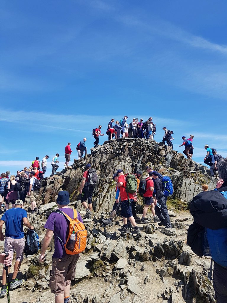Ward233rsuh's tweet photo. Some more brilliant photos of our staff during their trek up Mount Snowdon 💜 #ward233 #royalstoke #snowdon #mountain #amazingexperience @tracymellor2 tracymellor2 @MedDivision @BrianwDolan @k_mantron @LizRix_UHNM https://t.co/fZw0YCVBX6