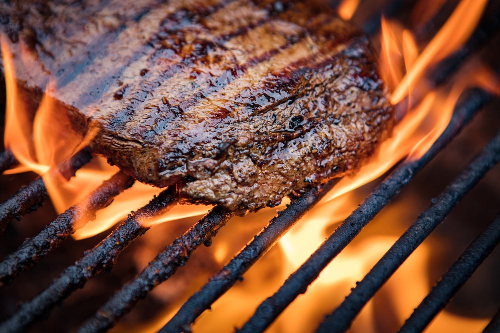 CPStratford's tweet photo. Heading to #StratfordUponAvon during #TheRiverFestival? 🎶 Join us for our sizzling #BBQ on Saturday 30th June. 🍔 With live #music from @jesskempartist and a terrace overlooking the river, there's no better place to unwind! ☀️ https://t.co/JMTrfXgBmW