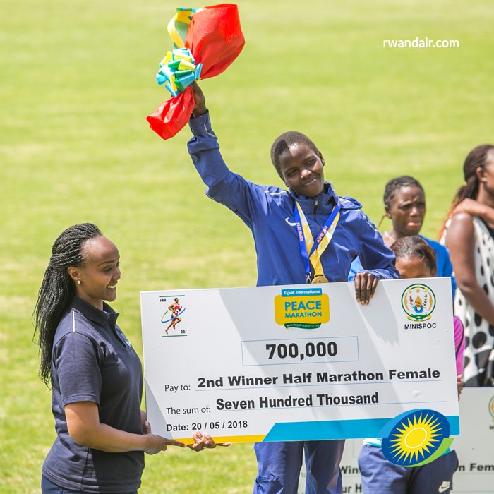 FlyRwandAir's tweet photo. Big shout-out to everyone who ran, jogged or walked in the #KigaliPeaceMarathon today!

As a proud sponsor, #RwandAir handed over the awards to the 1st, 2nd &amp; 3rd winner in the half marathon/female category.

#FlyTheDreamOfAfrica #KIPM2018 #Kigali #Rwanda https://t.co/EVylWcCOBH
