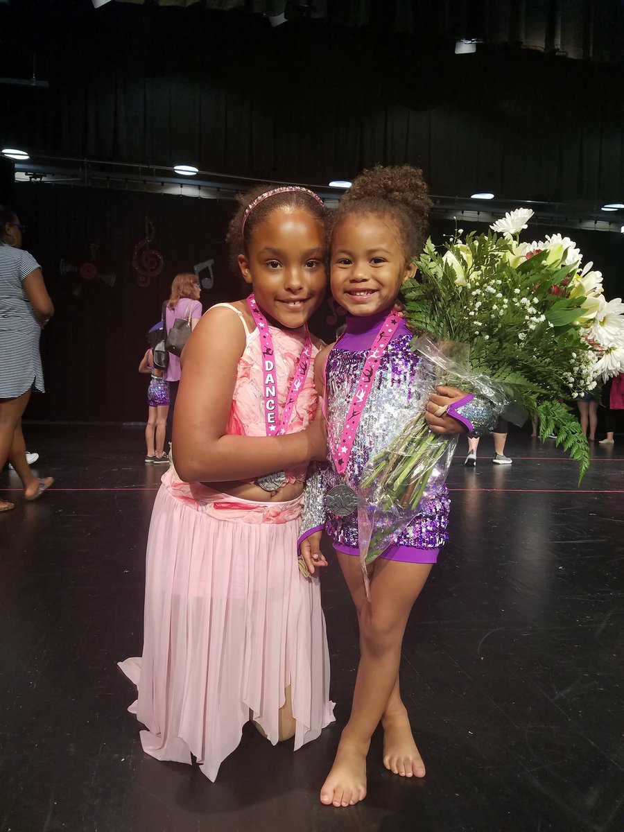 Laneybaby004's tweet photo. Nana's little Dance Angel's. #ProudNana
#DanceAngels
#GrandchildrenAreAGiftFromGod https://t.co/F8nDMFgaIp