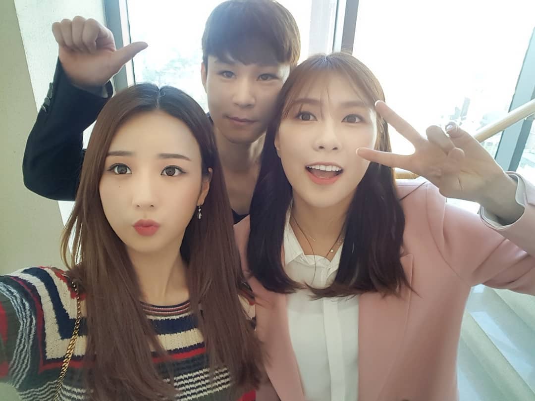AllAboutApinkTH's tweet photo. [PHOTO] 180520 joonkuni Instagram Update with Bomi Hayoung https://t.co/v4tPYlBKcF