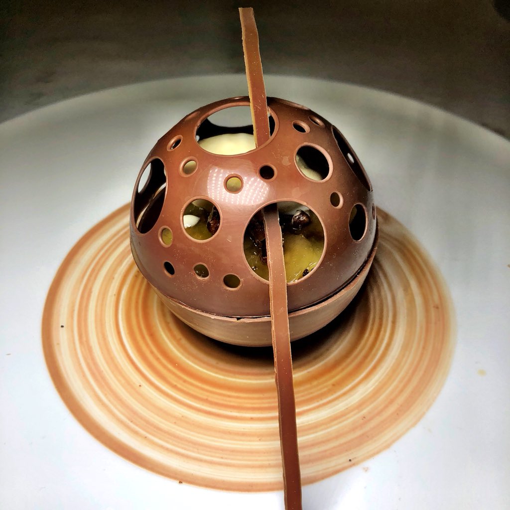 bigtimebites's tweet photo. Banoffee at @HofmannBCN in Barcelona, Spain. Check out my latest #bigtimebites scouting report: 

https://t.co/eZ93MDUEi5 https://t.co/1fKzGUkH26