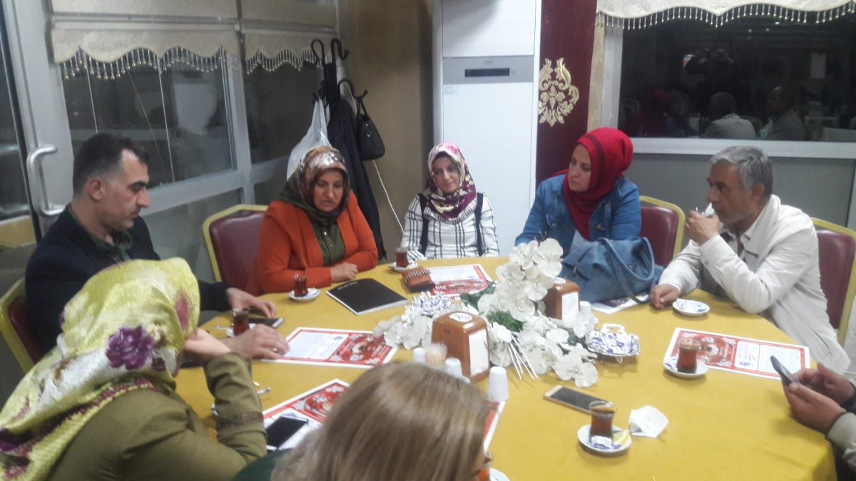 Hamide_Donmus's tweet photo. Yönetim kurulu üyelerimizle samimi ve içten kare https://t.co/sKwRc4bwa2