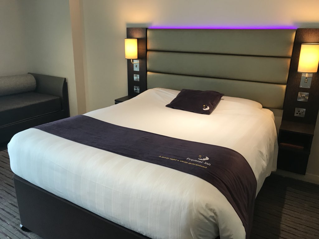 Angela’s inspiration comes from her time living in Colombia, blue sky is everything for her and can be tell she makes beds that represent a perfect blue sky day! <a href="/MediaCityUK/">MediaCityUK</a> ❤️ #backtobasics #DreamMaker #housekeepingrocks <a href="/SDEBDD/">simon ewins</a> <a href="/turquise_sky/">Nilgun E. Gregory</a> <a href="/kerrylawson16/">Kerry Lawson</a> <a href="/Minafattahi/">Mina Fattahi</a>