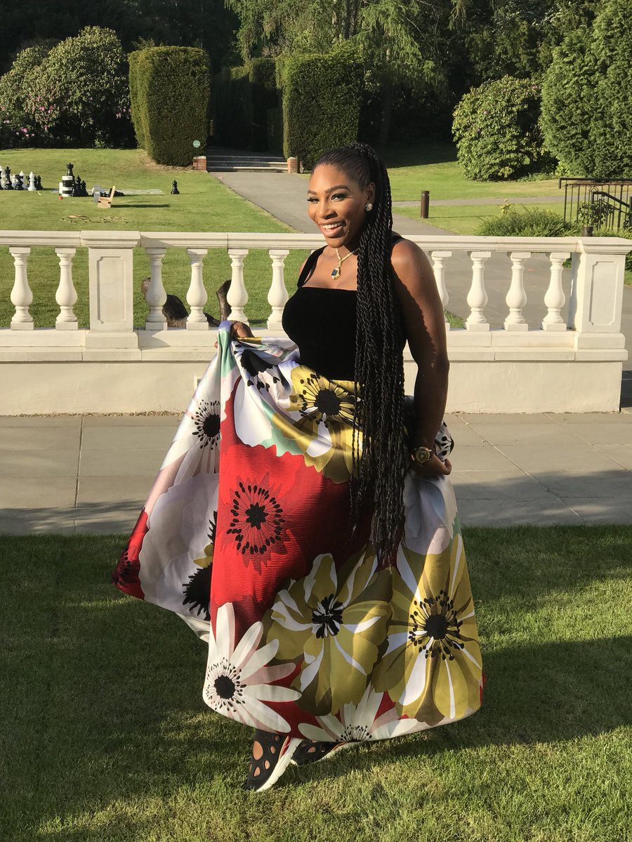 serenawilliams's tweet photo. Little known fact: I often wear sneakers under my evening gown. These @maisonvalentino @pppiccioli gave to me last min. I told him be careful I tend to be comfy for long nights #beingserena https://t.co/JRZAOrJvjI
