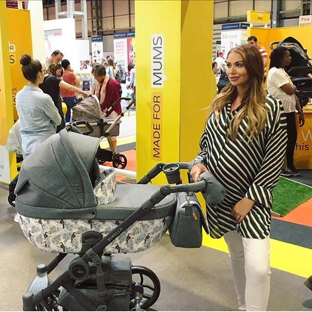 Lovely to have amychilds1990 testing out one of her romaprams at the #MFMBuggyTesting track 😊 Seems like she’s nervously awaiting the arrival of baby no 2 at the mo, as her daughter Polly’s just turned 1! #2under2 .
.
.
.
.
#amychilds #towie #roma … …