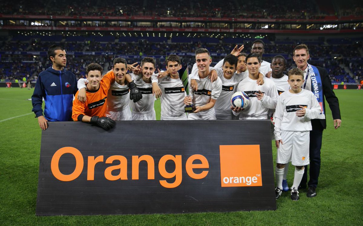 Hier, les jeunes de St Genis Laval ont battu ceux de l’US Davezieux en finale du Challenge <a href="/orange/">Orange</a> et ont reçu le trophée des mains de Patrick Grosperrin d'<a href="/OrangeAuRA/">Orange Auv-Rh-Alpes</a> 🏆