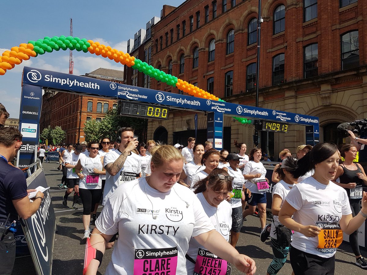 LTEgrp's tweet photo. And they're off! @LTEgrp @ucenmcr @TheMcrCollege @Novuschange @TotalPeople @MOLlearn @FrancisHouseCH #HowardHouse @thekirstyclub #GreatManchesterRun https://t.co/KiVLCX2qp0