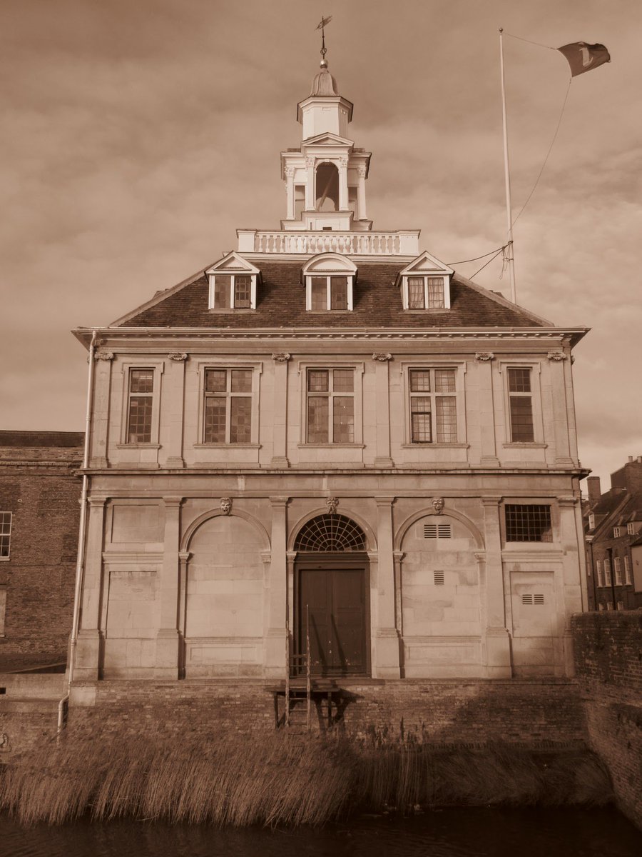 Kings Lynn Customs House, Hanse Festival. @hansefestival @KingsLynnTCP @moreKingsLynn @DiscKingsLynn #Hansefestival #festival #Kingslynn #norfolk #history #customshouse #trade #trade